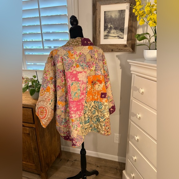 Magnolia Pearl
Magnolia Pearl Quiltwork Ainika Kimono in Tropical Jacket 958 - Picture 3 of 15